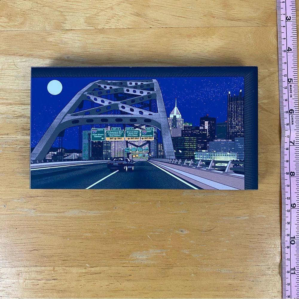 1999 Hometowne Collectibles Pittsburgh Light-Up Nite Shelf Sitter